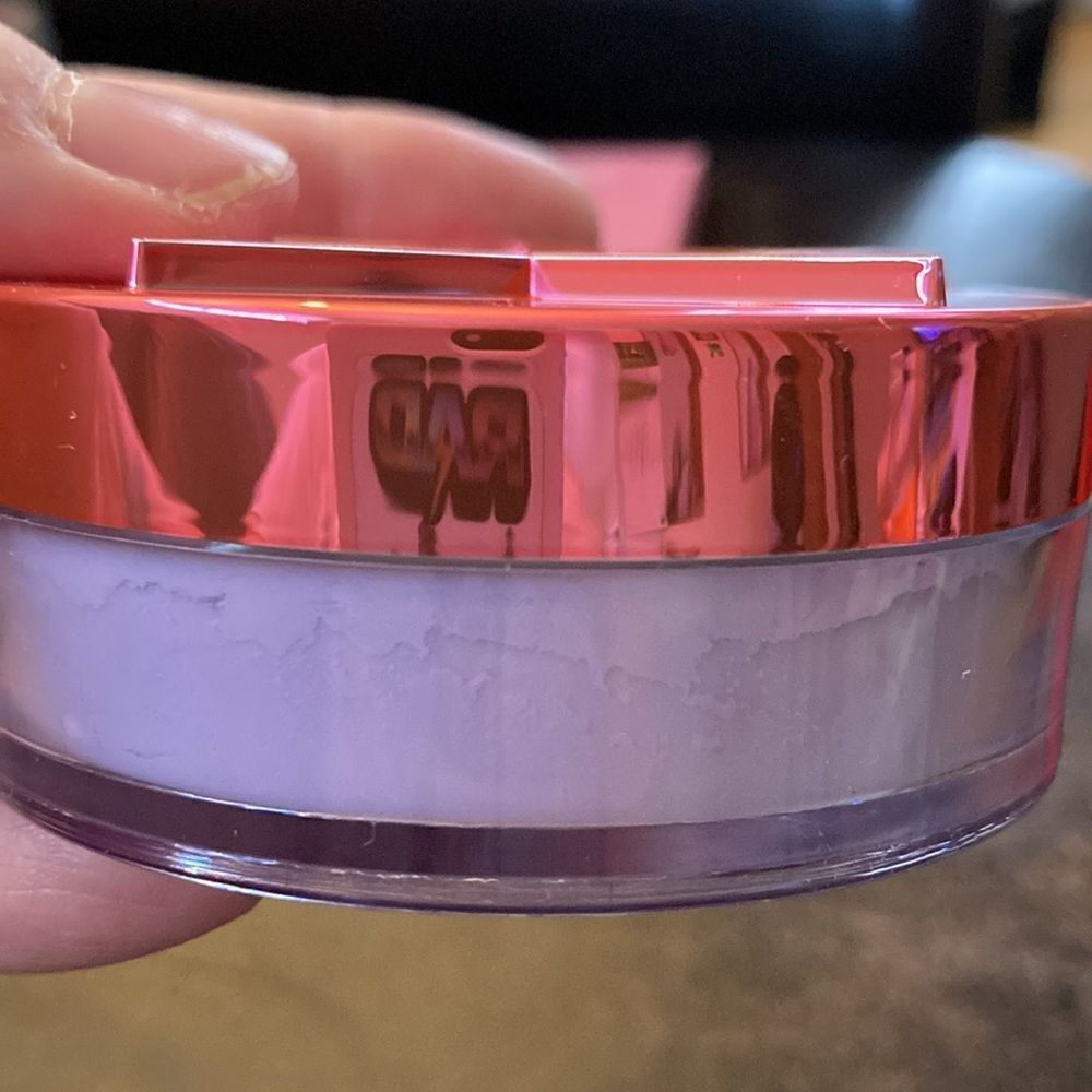 Jeffree Star Magic Star Setting Powder Lavender(SOLD) & Translucent - Picture 8 of 10